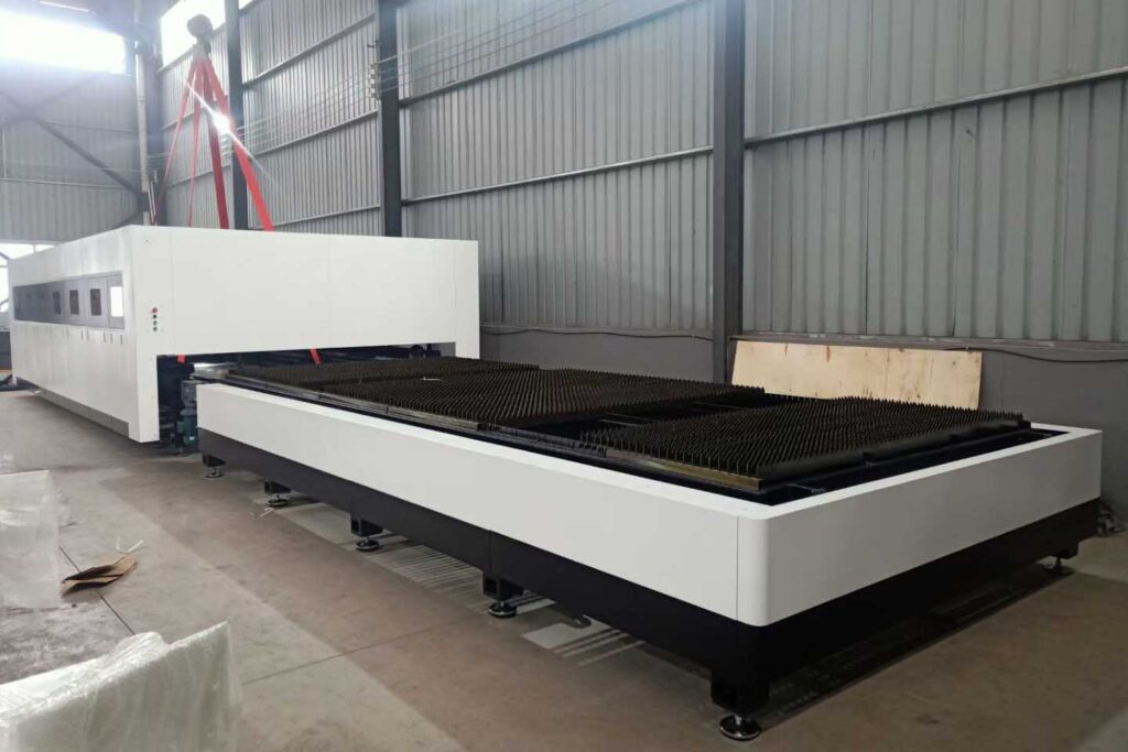 fiber laser cutting machine customer factory